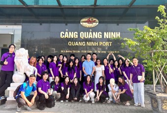 Chuyến đi thực tế của sinh viên khóa 12 ngành ngôn ngữ Anh tại Công ty Cảng Quảng Ninh